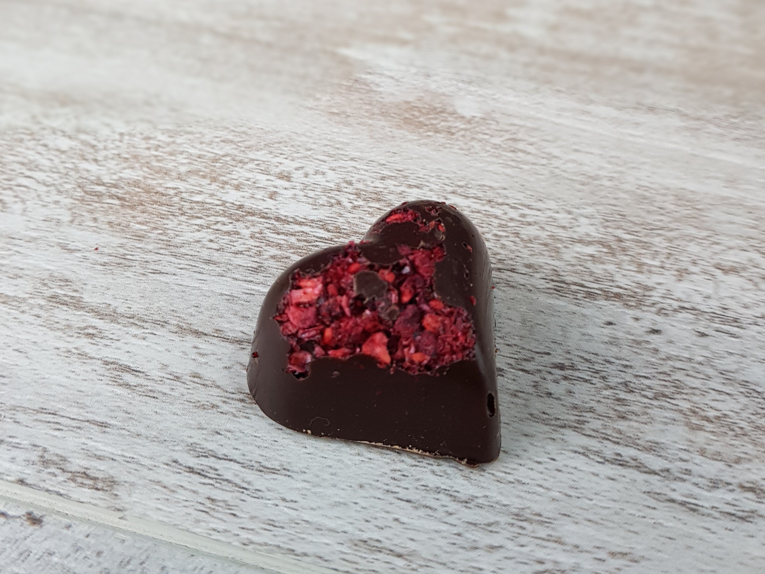 Dark Raspberry Hearts 8 pce