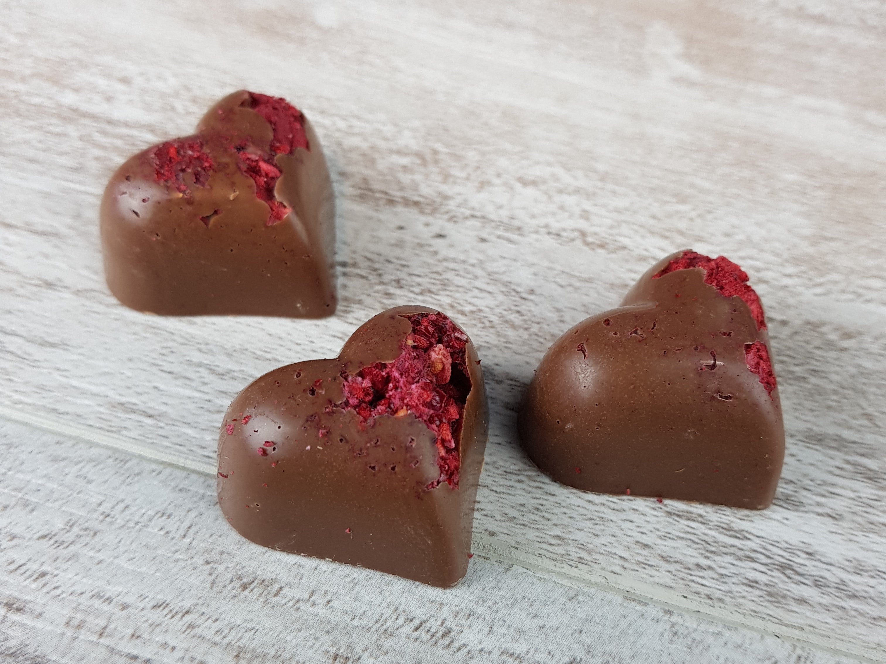 Milk Raspberry Hearts 8 pce